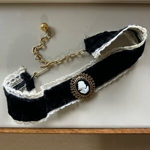 Vintage! Velvet & Lace Choker Necklace w/ Cameo Brooch & Gold Chain